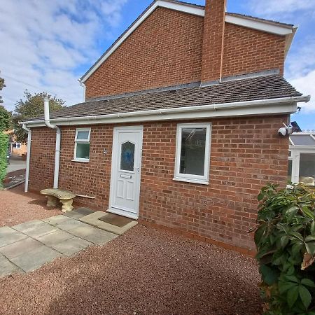 Leominster 3 Bedroom House Parking Garden Private מראה חיצוני תמונה