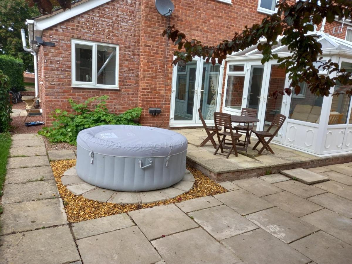 Leominster 3 Bedroom House Parking Garden Private מראה חיצוני תמונה