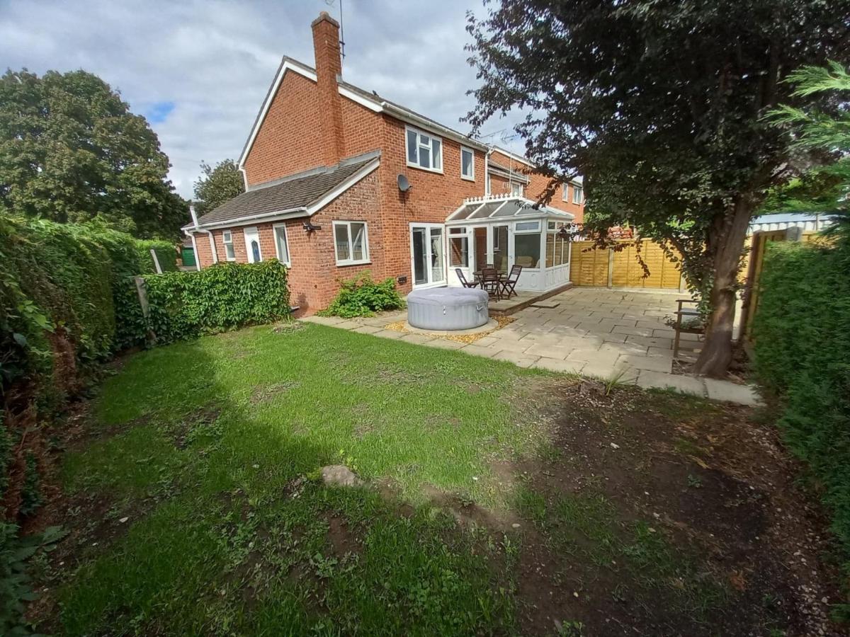 Leominster 3 Bedroom House Parking Garden Private מראה חיצוני תמונה