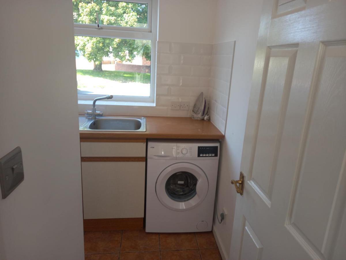Leominster 3 Bedroom House Parking Garden Private מראה חיצוני תמונה