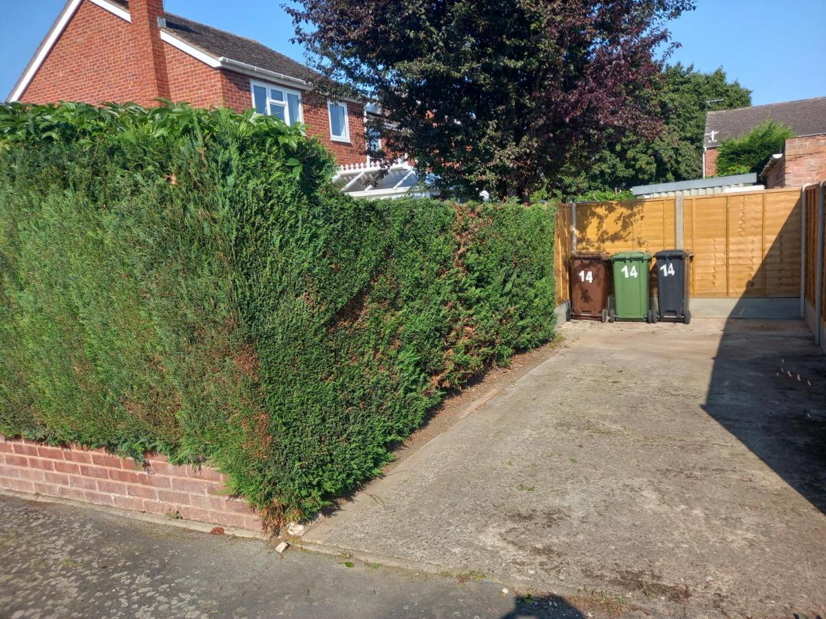 Leominster 3 Bedroom House Parking Garden Private מראה חיצוני תמונה
