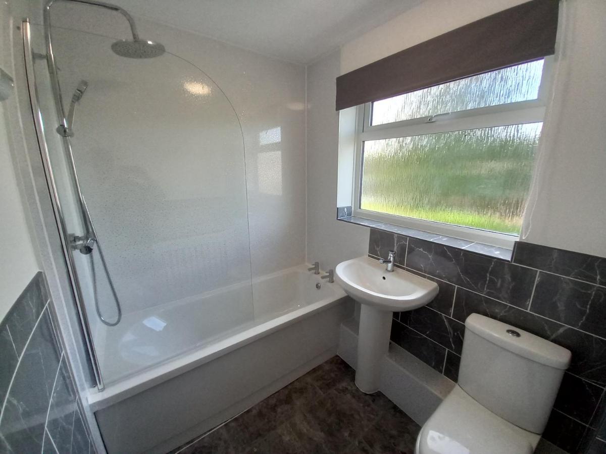 Leominster 3 Bedroom House Parking Garden Private מראה חיצוני תמונה