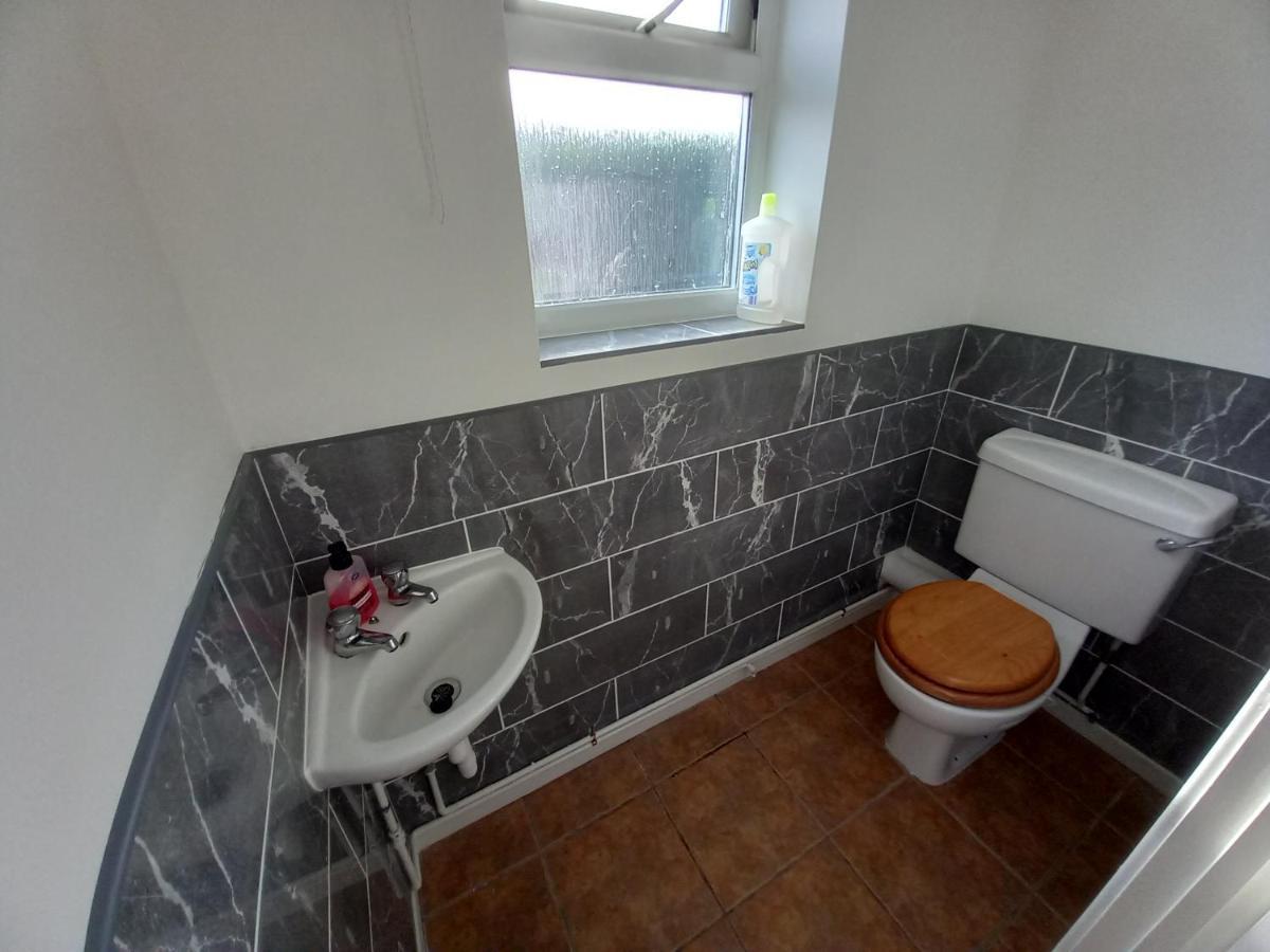 Leominster 3 Bedroom House Parking Garden Private מראה חיצוני תמונה