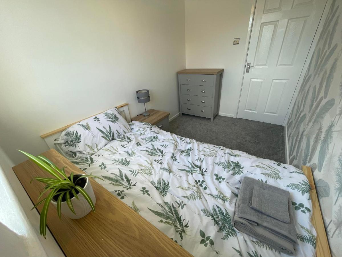 Leominster 3 Bedroom House Parking Garden Private מראה חיצוני תמונה
