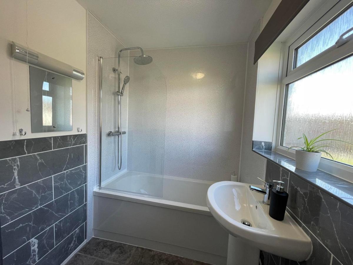 Leominster 3 Bedroom House Parking Garden Private מראה חיצוני תמונה