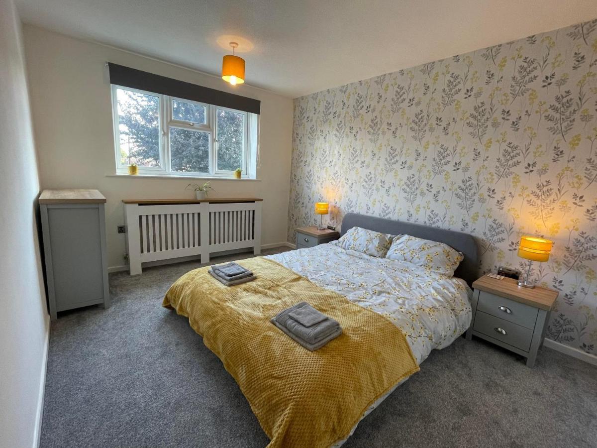 Leominster 3 Bedroom House Parking Garden Private מראה חיצוני תמונה