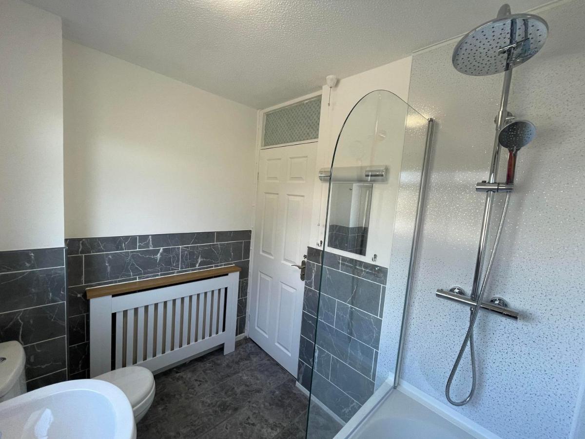 Leominster 3 Bedroom House Parking Garden Private מראה חיצוני תמונה